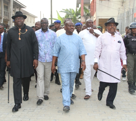 From L – R: Governor Seriake Dickson of Bayelsa State, Rivers PDP Chairman, Mr. Felix Obuah, Supervising Minister for Education, Hon. Nyesom Wike, the Commander, MOPOL 19, Rivers State, CSP Ibiye Elekima Braide, and the National Vice Chairman of PDP, Prince Uche Secondus, at Abonema town, during a solidarity visit by the Governor to the Amanyanabo of Abonnema, HRM Disrael Gbobo Bob-manuel II,  in Akuku Toru LGA of Rivers State.