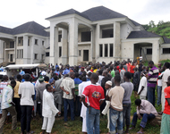 Retired Maj. Gen. Magoro pleads with Boko Haram sect to embrace peace 1 Sympathisers at the Scene Where People Were Killed By Unknown Gunmen at Apo Zone E in Abuja on Friday (20/9/13)