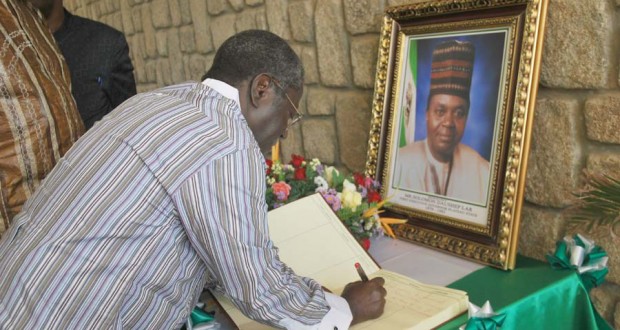 GOV. JONAH JANG SIGNING THE CONDOLENCE REGISTER