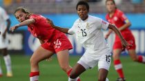 Resilient Canada win through to quarters