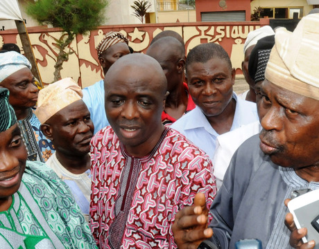 FROM LEFT: MEMBERS OF PDP, ELDER WOLE OYELESE, SEN. HOSEA AGBOOLA AND ALHAJI YEKINI ADEOJO, DURING THE PARTY'S MEETING IN IBADAN ON SATURDAY (29/03/14).