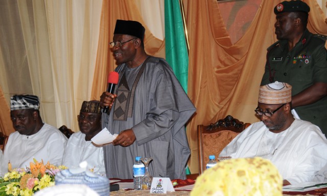 FROM LEFT: GOV. GABRIEL SUSWAM OF BENUE; SENATE PRESIDENT DAVID MARK; PRESIDENT GOODLUCK JONATHAN AND THE PDP CHAIRMAN, ALHAJI ADAMU MU'AZU   DURING A SOLIDARITY VISIT BY THE PDP NORTH-CENTRAL TO THE PRESIDENT  IN ABUJA ON MONDAY (31/3/14).