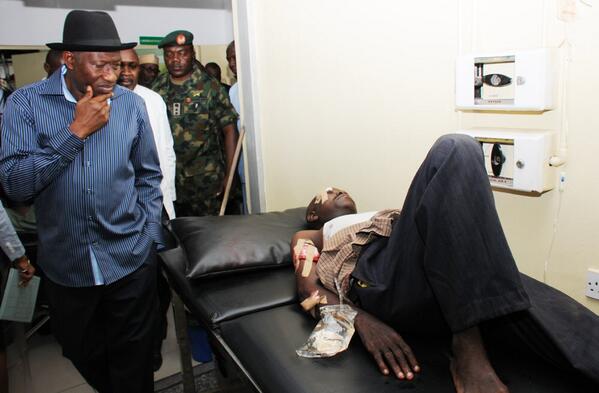 PRESIDENT JONATHAN VISITING NYANYA BOMB BLAST VICTIMS AT ASOKORO HOSPITAL.