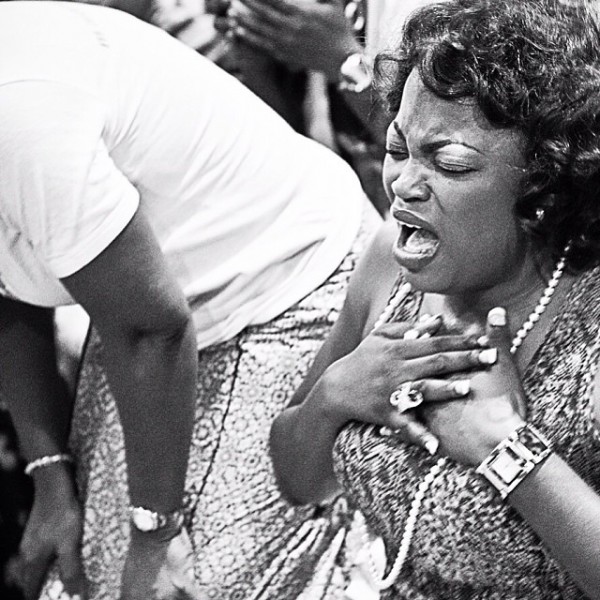 women-funke-pray