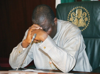 president-jonathan-prays-1-3