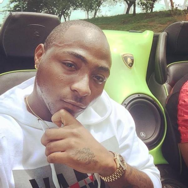 davido-lands-abuja-in-lamborghini-sugar-daily-2