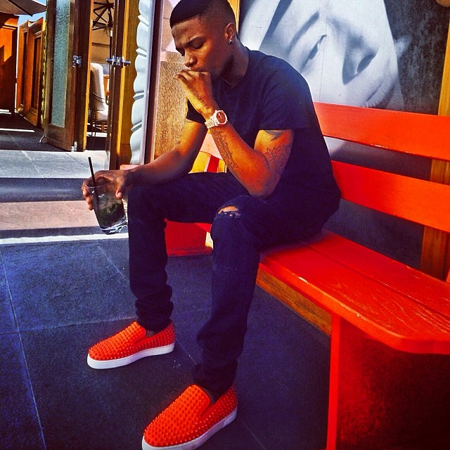 wizkid-smoking-and-drinking-yabaleftonlineblog