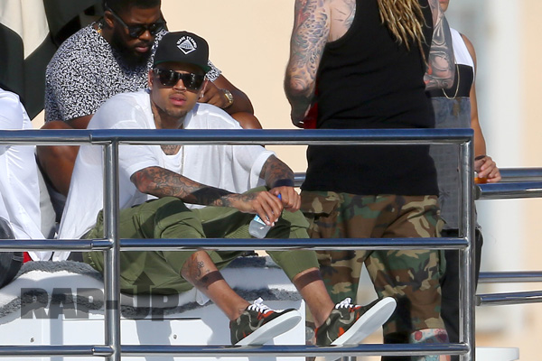 chris-brown-st-tropez-5