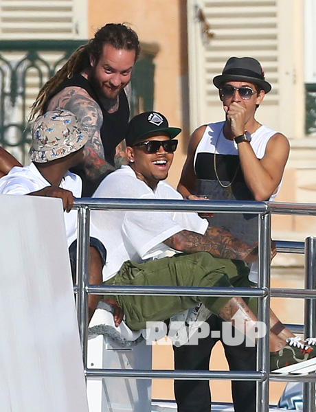 chris-brown-st-tropez-6