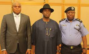 LEFT: IMMEDIATE PAST RIVERS CP, AIG TUNDE OGUNSAKIN, GOV. ROTIMI AMAECHI AND NEW RIVERS' CP, DAN BATURE