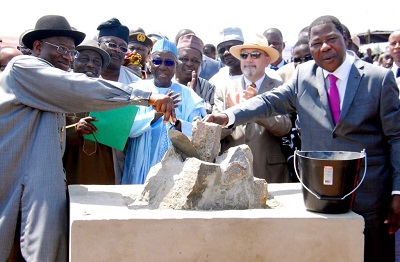 PRES. GOODLUCK JONATHAN & PRES. BONI YAYI AT THE FOUNDATION LAYING CEREMONY OF NIGERIA-BENIN JOINT BORDER POST, SEME-KRAKE, FRIDAY. (PHOTO CREDIT: REUBEN ABATI)