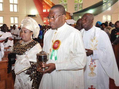 2015: Jonathan Warns Politicians Against Inciting Comments, Says Nigeria Is Nobody’s Personal Estate 3 PRESIDENT JONATHAN, THE FIRST LADY, DAME PATIENCE & ASO VILLA CHAPEL CHAPLAIN, VEN. OBIOMA ONWUZURUMBA DURING CHRISTMAS DAY SERVICE AT ST MATTHEW'S ANGLICAN CHURCH, MAITAMA.