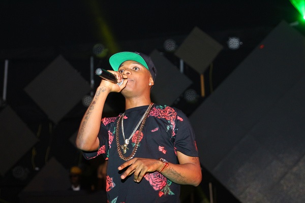 wizkid-money-rain-loggtv-2