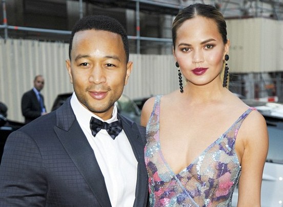 CHRISSY JOHN LEGEND BRALESS LOGGTV