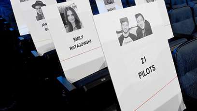 The Seating Charts For MTV Video Music Awards 2015 Released | #Celebrity 18 VMA Seating chart 21 pilots inline
