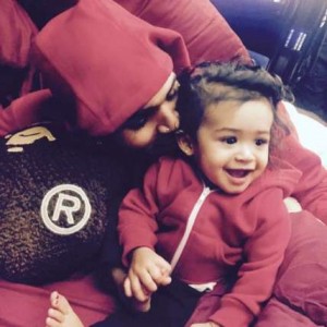 chris-brown-royalty-selfie-instagram-300x300