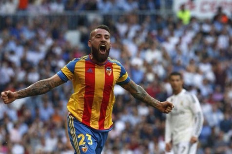 Man City Complete Nicolas Otamendi Signing | #Sports 3 Nicolas Otamendi Joins Manchester City from Valencia. Image: Getty.