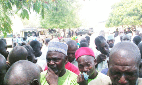 President Buhari Gives Chibok Parents 100,000 Naira Each, Promises To Rescue Their Daughters Alive | #News 1 Parents of missing Chibok School Girls