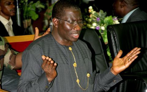#Nigeria > If The Present Government Keep Blaming Jonathan For Nigeria’s Problems, It Will Get Nothing Done – Ben Murray-Bruce 1 Jonathan-praying