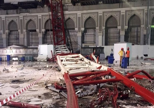 scene of Mecca crane crash