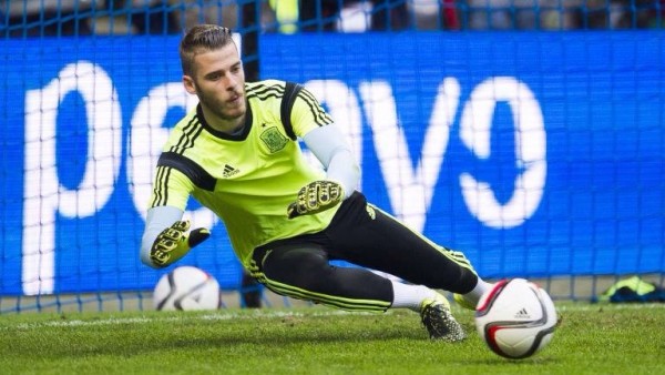 #Sport > David De Gea Signs New Four-Year Deal With Manchester United 1 David De Gea Has Signed a New Four-Year Deal With Manchester United. Image: Getty.