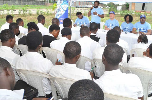 L-R: Mr. Chidera Ejiofor, Service Network Specialist; addressing the students, Mr. Ifeanyi Chigbufue, Audit Manager; Mr. Brovo Kim, Managing Director; Ms. Diana Ussher, Human Resource Manager and Mr. Charles Ojei, Director, Enterprise Business, all of Samsung Electronics West Africa during the company’s Employee Volunteer Programme themed, Launching People, which held at Samsung Engineering Academy…recently