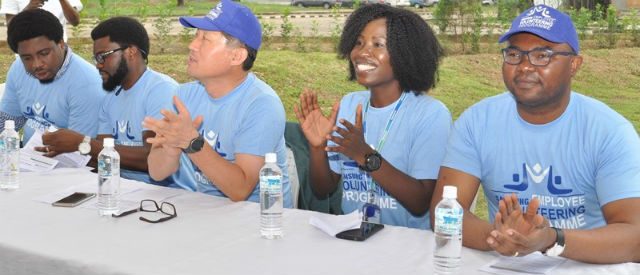 L-R: Mr. Chidera Ejiofor, Service Network Specialist;  Mr. Ifeanyi Chigbufue, Audit Manager; Mr. Brovo Kim, Managing Director; Ms. Diana Ussher, Human Resource Manager and Mr. Charles Ojei, Director, Enterprise Business, all of Samsung Electronics West Africa during the company’s Employee Volunteer Programme themed, Launching People, which held at Samsung Engineering Academy…recently
