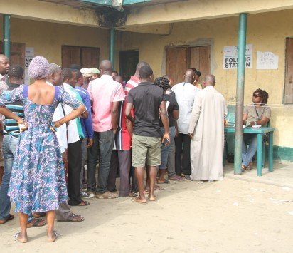 Voters Queque Up at Unit 18 Ward 6 Amarata area of Yenegoa for Accreditation during the Bayelsa State Governorship Election in Bayelsa yesterday. Photo: Nwankpa Chijioke