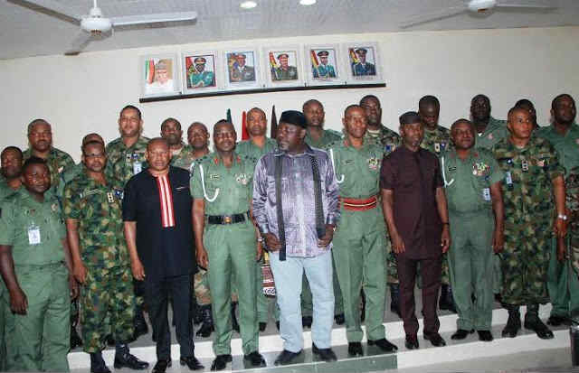Governor Okorocha in group picture with some of the officers of the Nigerian Army at the 34 Field Artillery Brigade, Obinze on 17th December 2015