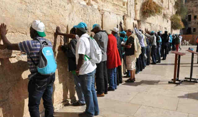 Nigerian-Christian-Pilgrims-in-Jerusalem