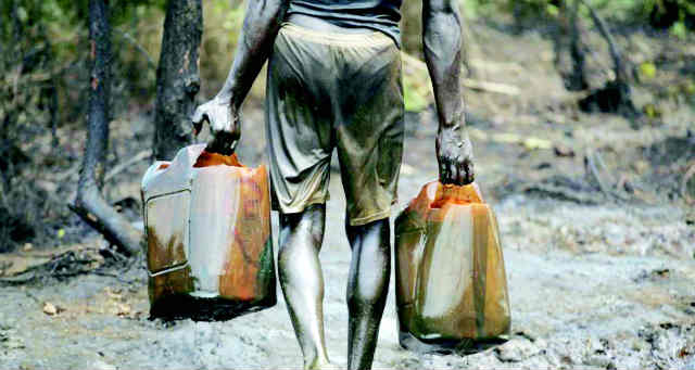 oil-theft-pipeline-vandal