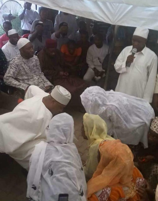 Bukola-Saraki-Prostrate