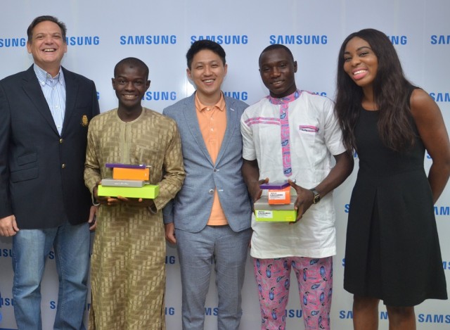 Presentation of Samsung devices to J series winners