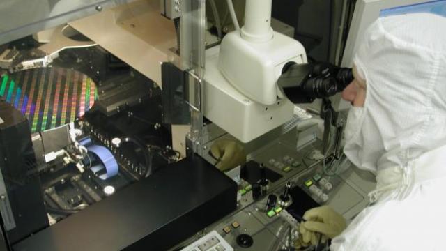 Intel Production Line Set To Make Arm-Based Cell Phone Chips 1 Intel is to start making ARM-based chips for LG