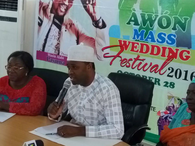 Femi Adebayo Addresses The Public At The Awon Mass Wedding Festival 2016