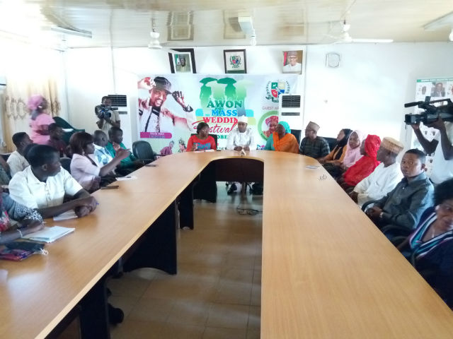 femi-adebayo-addresses-the-public-at-the-awon-mass-wedding-festival-2016-2