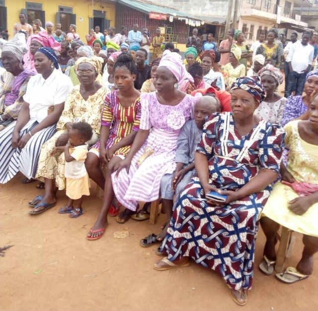 Hon Sina Adeniyi led hundreds of supporters to join PDP 2