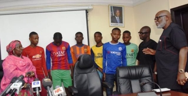 Rescued Students of Igbonla Model College, Epe with Ondo State Governor Rotimi Akeredolu, right and Lagos State Deputy Governor Oluranti Adebule