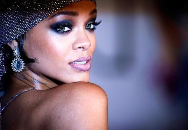 Rihanna Dec