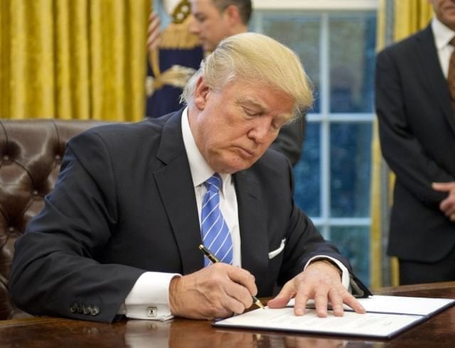 Obamacare: US Senate triumph Again, reject Repeal Bill 1 US President Donald Trump 1