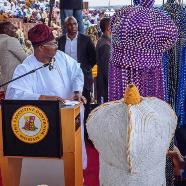 Oyo State Governor Abiola Ajimobi Installs 21 New Obas for Ibadan