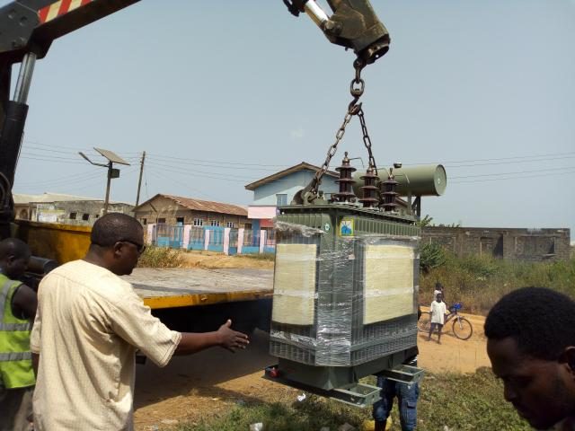 Buruji Kashamu donates new 500KVA Transformer to Egbe Community
