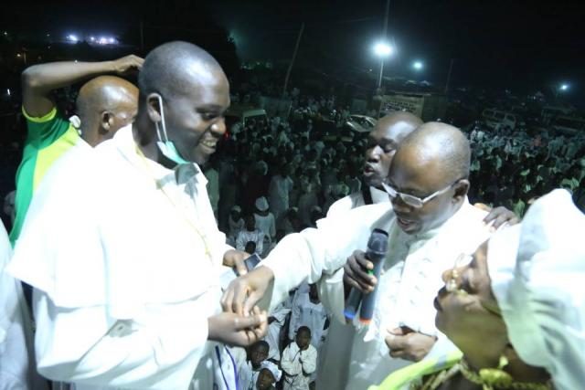 Sup Evangelist Pius Olanrewaju, Treasurer, Board of Trustees, CCC Worldwide, hands over the Toyota Camry car key to Mr Taiwo Olatunde of CCC, Omi Adio Parish 1, Ibadan, while Princess Rounke Ogunremi looks on