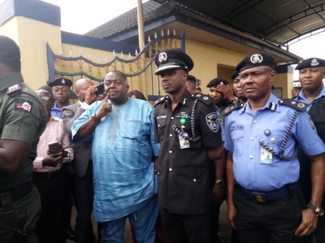 Thousands of Rivers State Residents protest to back SARS