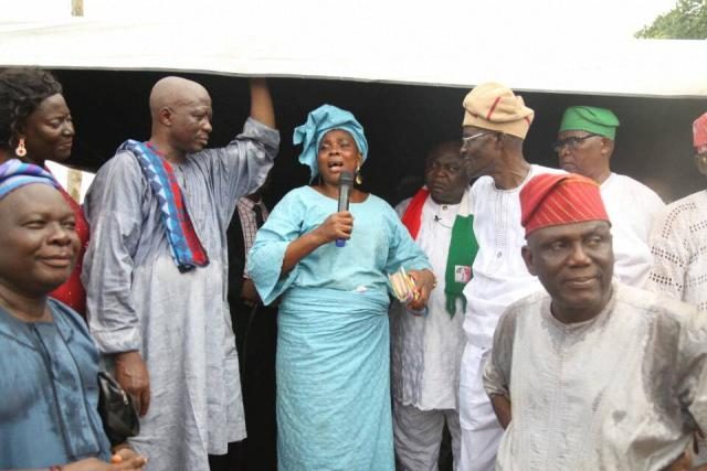 Adebutu donates 500kva Transformer to Imasayi Town as Hundreds decamp to PDP in Ayetoro 3 Mrs Rafatau Olaleye led the Accord Party members to PDP