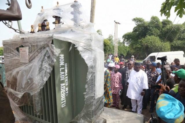 Hon Ladi Adebutu hands over the 500KVA transformer to the people of Surulere