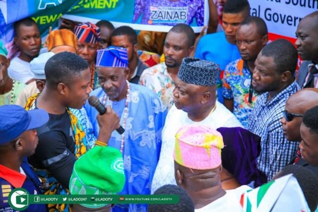Mr Abiola Abideen speaks on behalf of the Ajilete youths...promises the support of the youths and pleads with Hon Ladi Adebutu to invest in sports in 2019