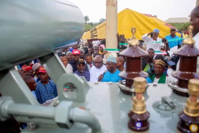 Hon Ladi Adebutu donates 500KVA Transformer to Ofada Community during PDP National Assembly Rally for 2019 Elections