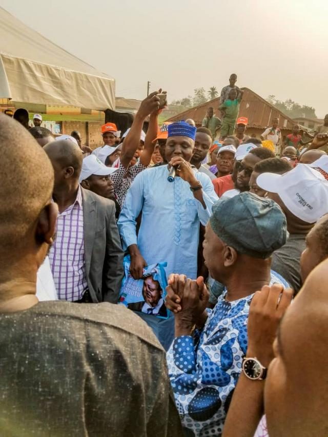 Omooba Solarin addresses party faithfuls...pledges he will not disappoint the people of Ikenne LG