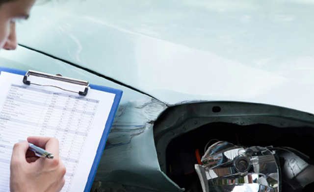 Being on Alert: 5 Underhanded Strategies the At-Fault Driver's Insurance Adjuster Might Use Against You 1 Insurance Claims Adjuster